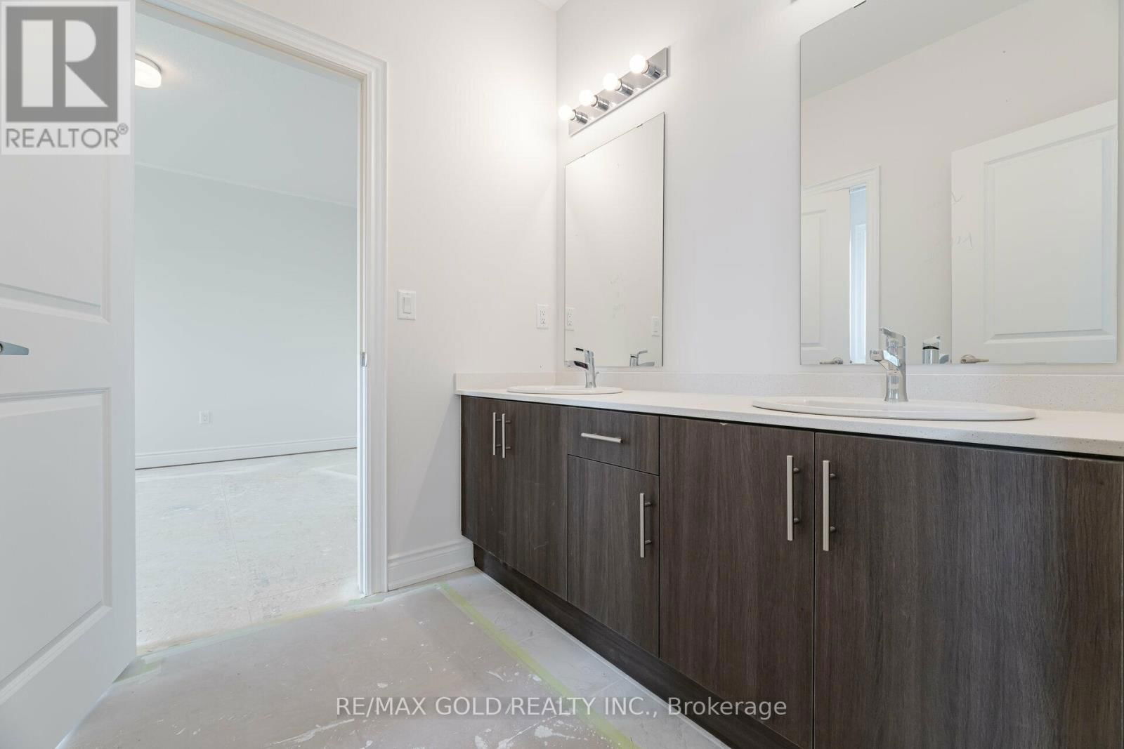 31 DOLOMITE DRIVE Image 32