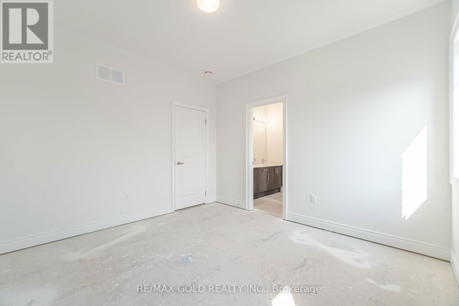 31 DOLOMITE DRIVE Image 33