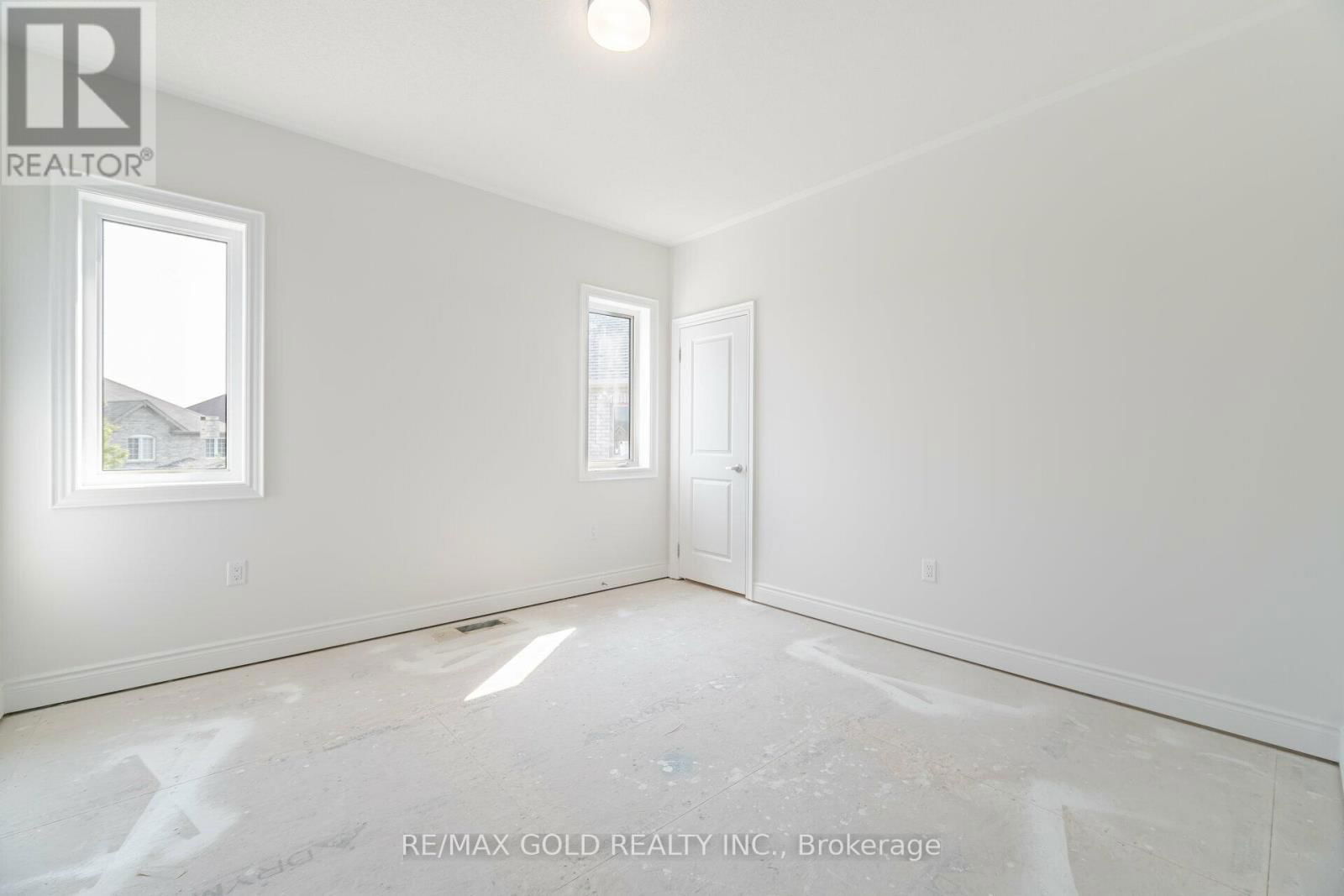 31 DOLOMITE DRIVE Image 34