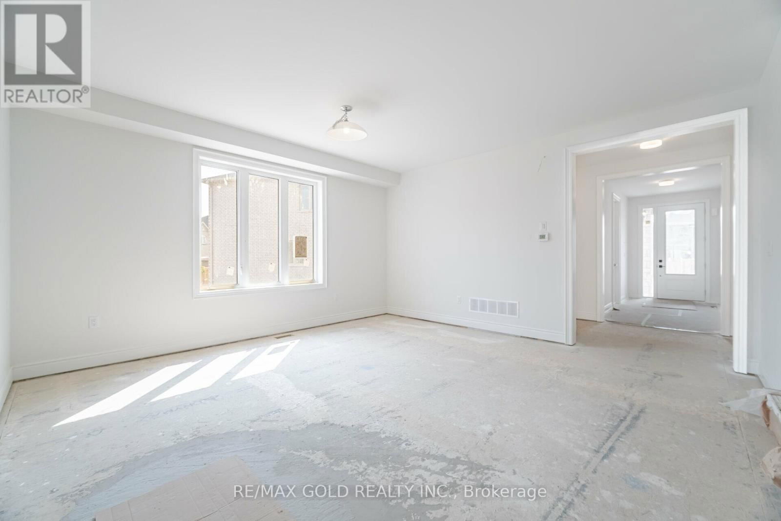 31 DOLOMITE DRIVE Image 6