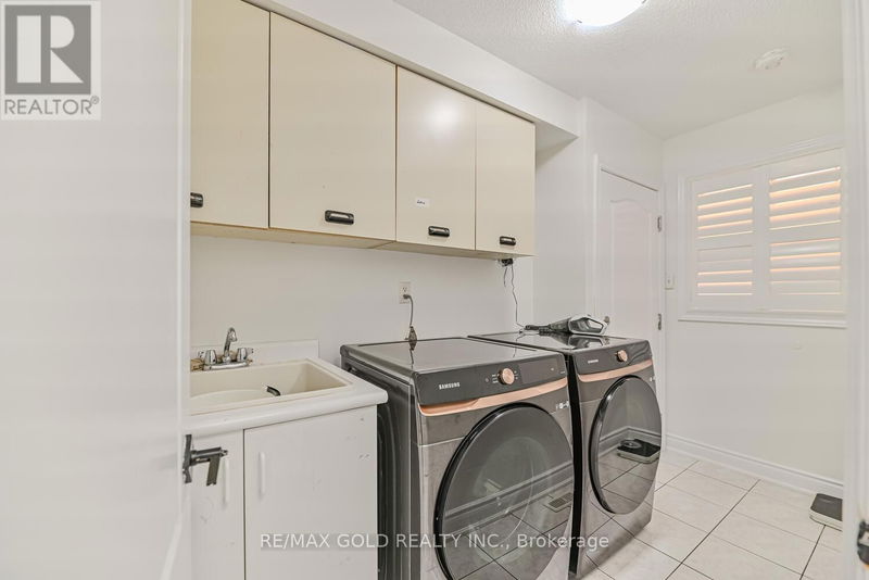 5 Dovesong Drive  Brampton (Sandringham-Wellington), L6R1W6 | Image 16