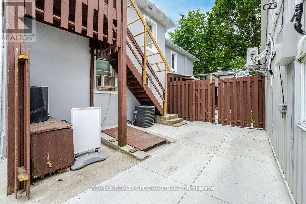 521 GUELPH STREET Image 10