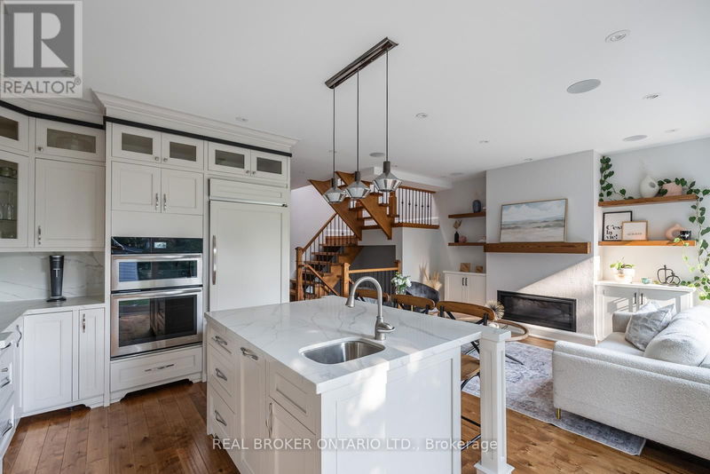 106 Ballacaine Drive  Toronto (Stonegate-Queensway), M8Y4B8 | Image 17