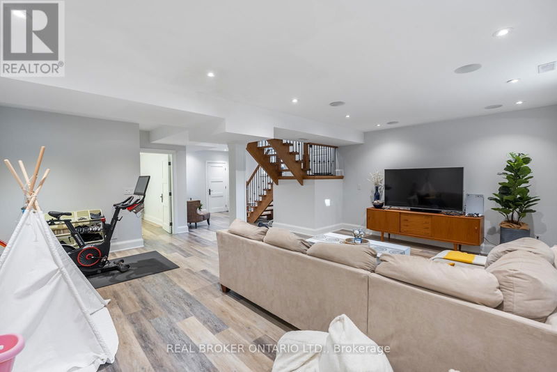 106 Ballacaine Drive  Toronto (Stonegate-Queensway), M8Y4B8 | Image 26