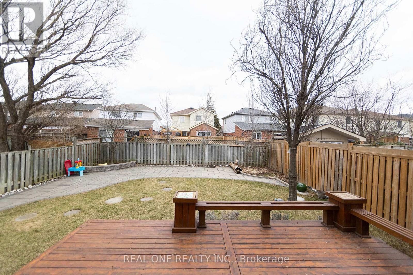 4042 RENFREW CRESCENT Image 3