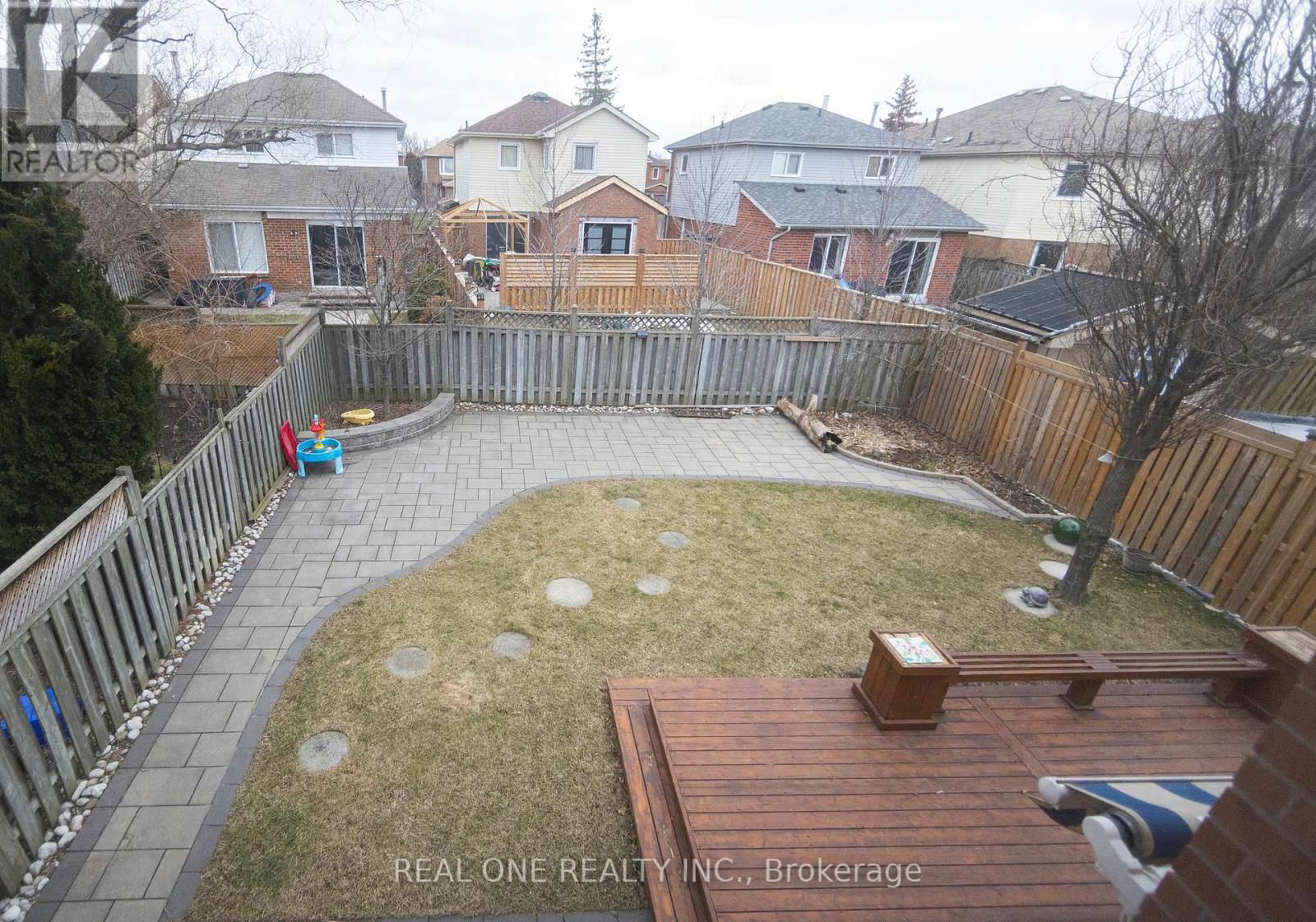 4042 RENFREW CRESCENT Image 37