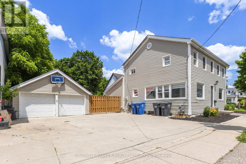 15 St Albans Drive  Halton Hills (Acton), L7J1C6 | Image 3