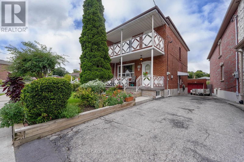 25 Holmesdale Crescent  Toronto (Caledonia-Fairbank), M6G1Y3 | Image 3