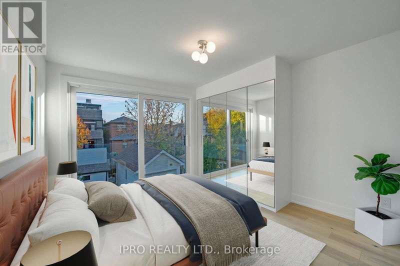 51 Burnfield Avenue  Toronto (Dovercourt-Wallace Emerson-Junction), M6G1Y4 | Image 7