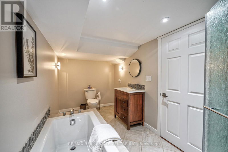 35 Weber Drive  Halton Hills (Georgetown), L7G1C1 | Image 26