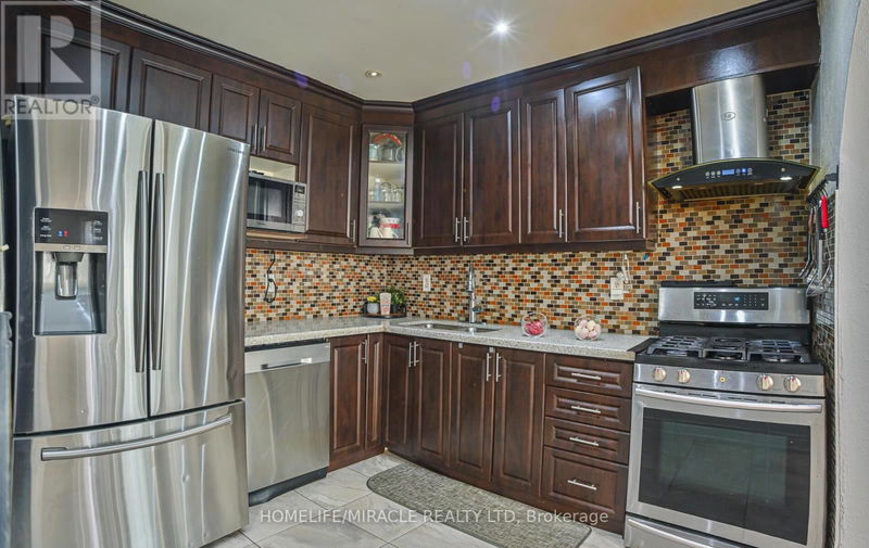 125 Oatfield Road  Brampton (Sandringham-Wellington), L6R1Y6 | Image 16