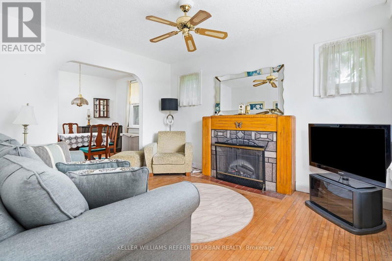 42 Thirty Eighth Street  Toronto (Long Branch), M8W3L9 | Image 12