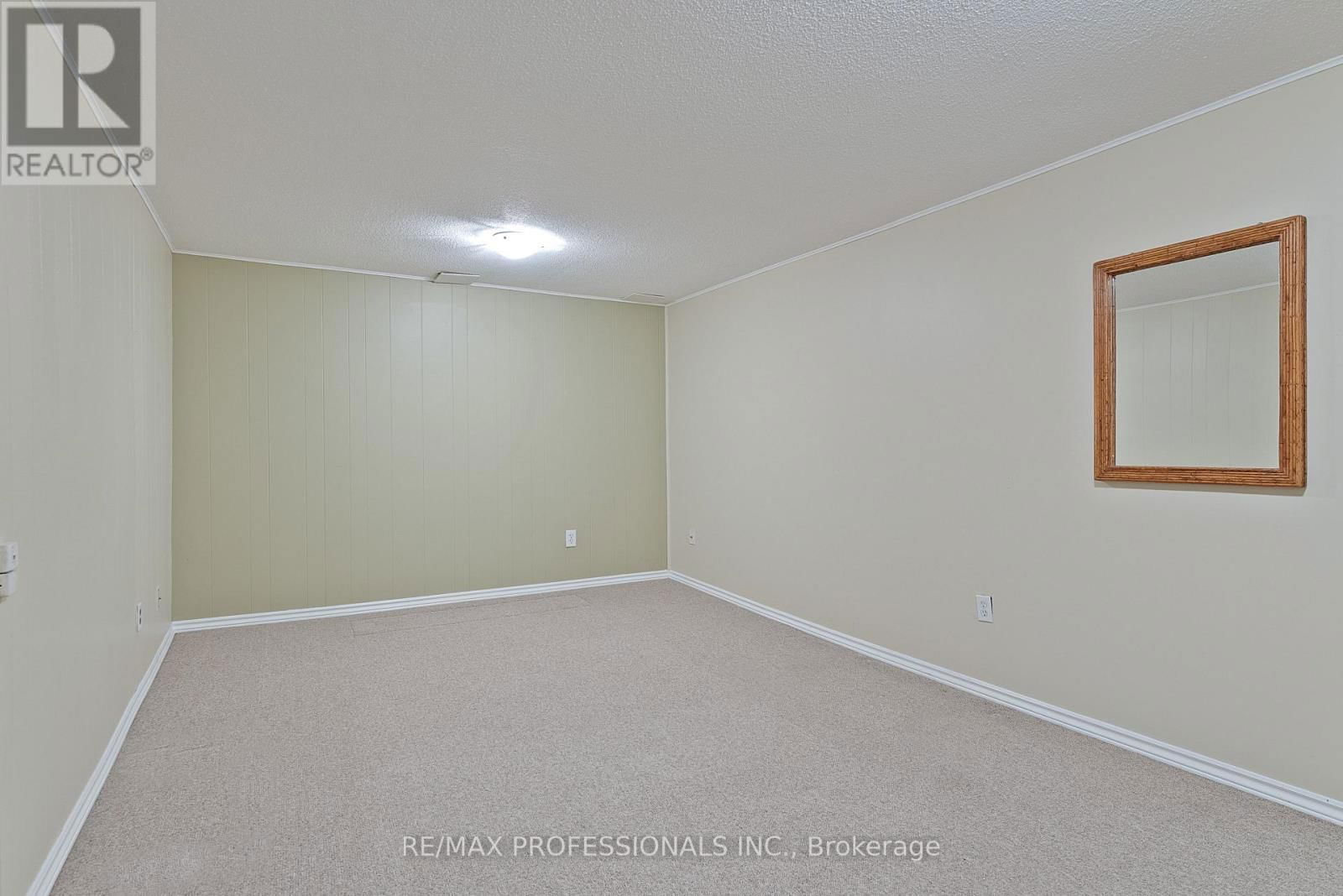 51 - 580 RENFORTH DRIVE Image 32