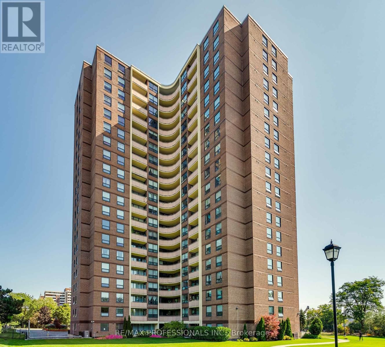 406 - 61 RICHVIEW ROAD Image 30