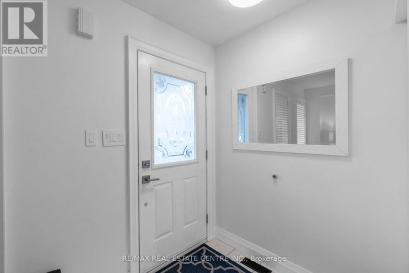 70 Jewel Crescent  Brampton (Sandringham-Wellington), L6R2P4 | Image 3