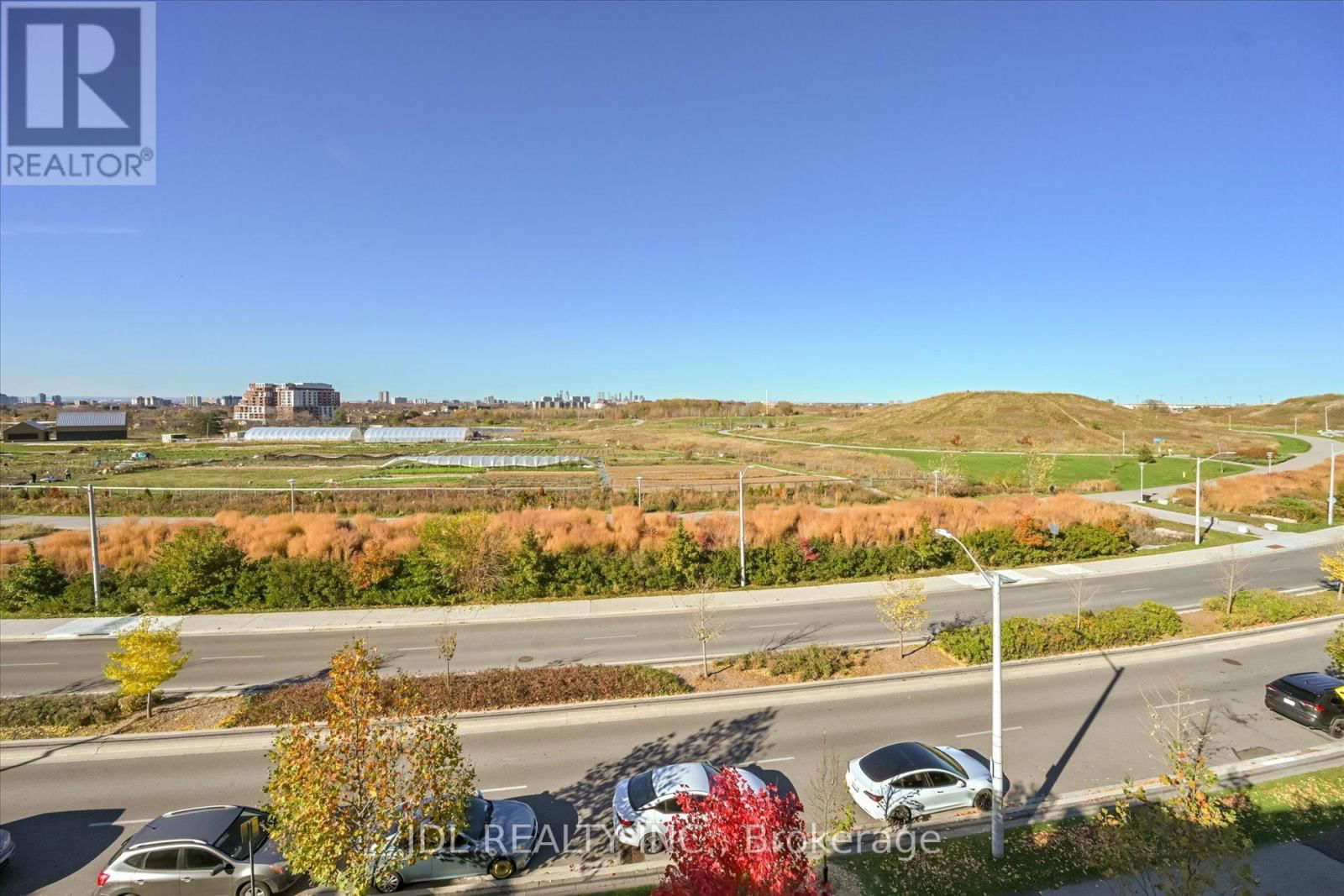 225 DOWNSVIEW PARK BOULEVARD Image 39