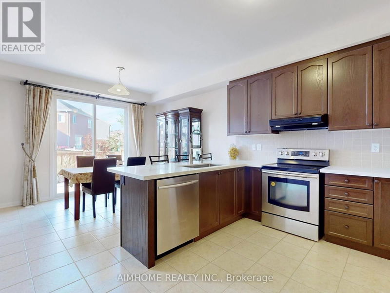 84 Robert Parkinson Drive  Brampton (Northwest Brampton), L7A0Z1 | Image 9