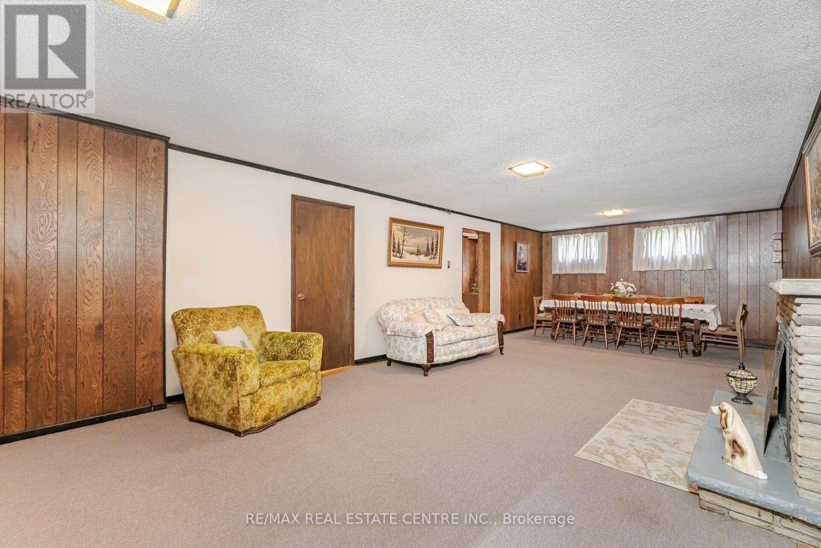 2049 FAMILY CRESCENT Image 31