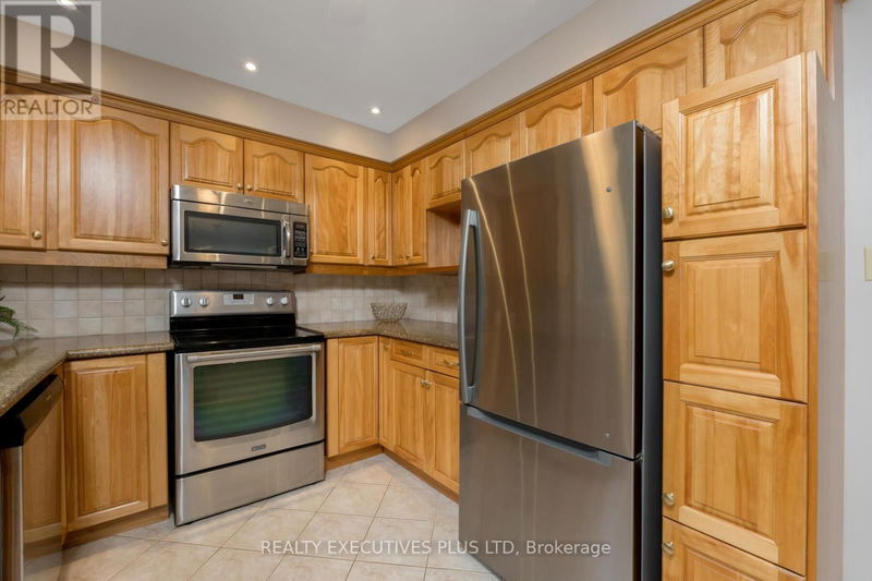 183 All Saints Crescent  Oakville (Eastlake), L6J5Y6 | Image 14