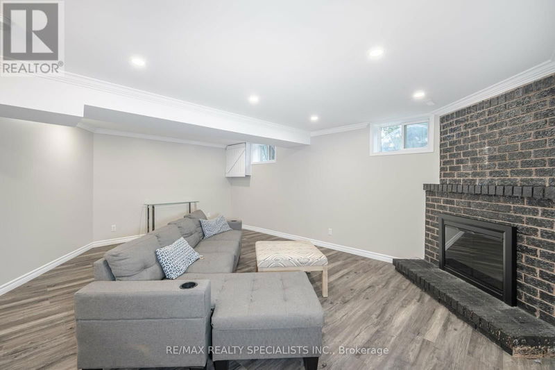 1531 Banwell Road  Mississauga (Clarkson), L5J3X6 | Image 31