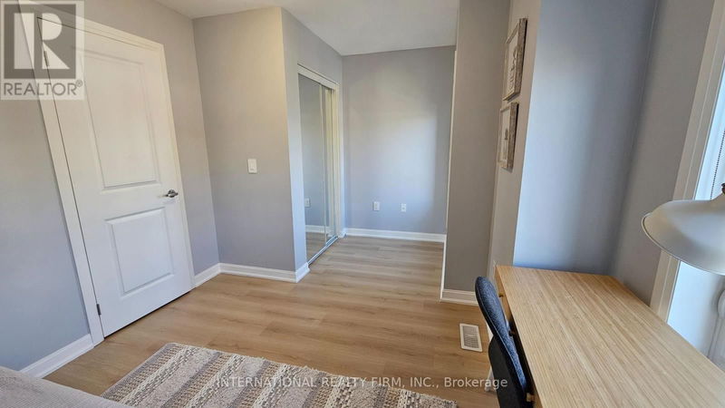 13 Caroline Carpenter Grove  Toronto (Downsview-Roding-CFB), M3K0B1 | Image 17