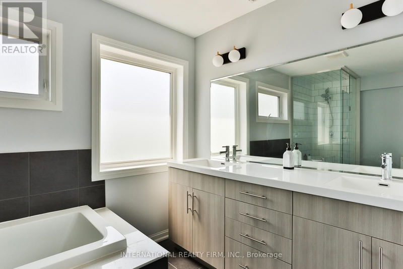 13 Caroline Carpenter Grove  Toronto (Downsview-Roding-CFB), M3K0B1 | Image 26