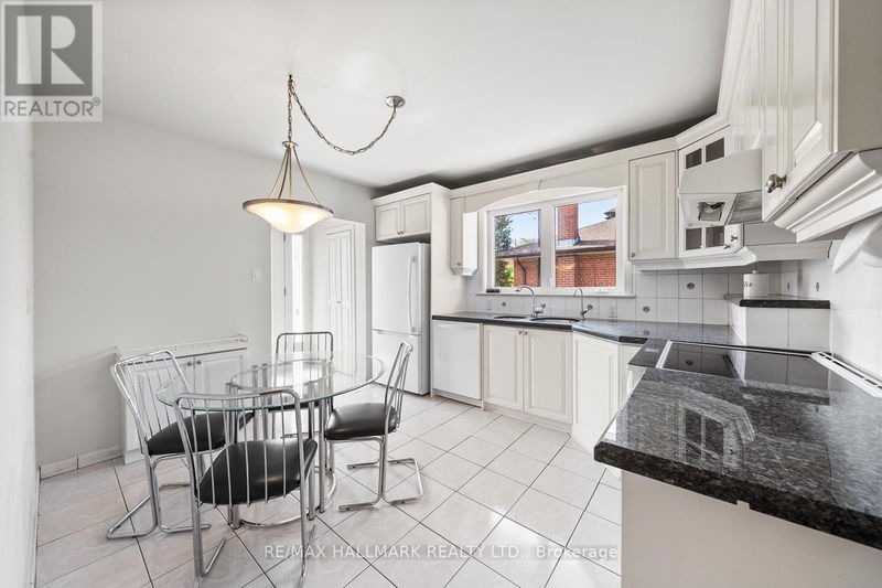 106 falstaff Avenue  Toronto (Maple Leaf), M6L2E4 | Image 19