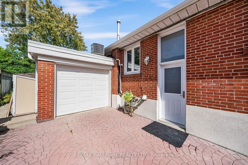 106 falstaff Avenue  Toronto (Maple Leaf), M6L2E4 | Image 35