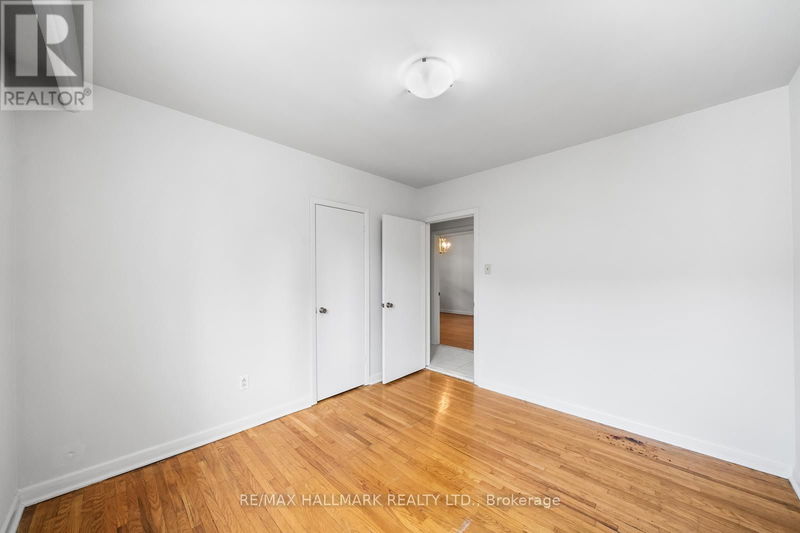 106 falstaff Avenue  Toronto (Maple Leaf), M6L2E4 | Image 5