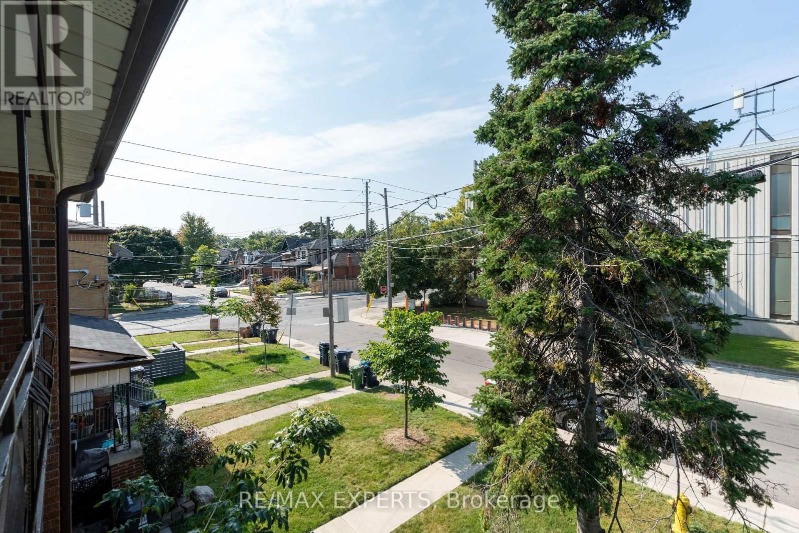 3 - 271 HARVIE AVENUE Image 16