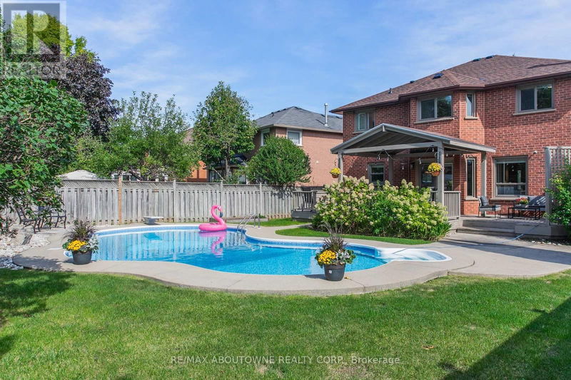 1534 Heritage Way  Oakville (Glen Abbey), L6M2Z7 | Image 34