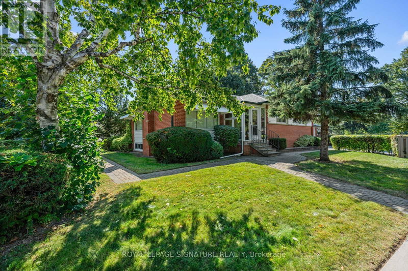 15 Sandwell Drive  Toronto (Willowridge-Martingrove-Richview), M9R3P9 | Image 2