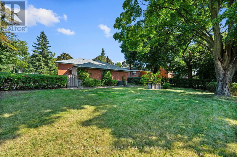 15 Sandwell Drive  Toronto (Willowridge-Martingrove-Richview), M9R3P9 | Image 35