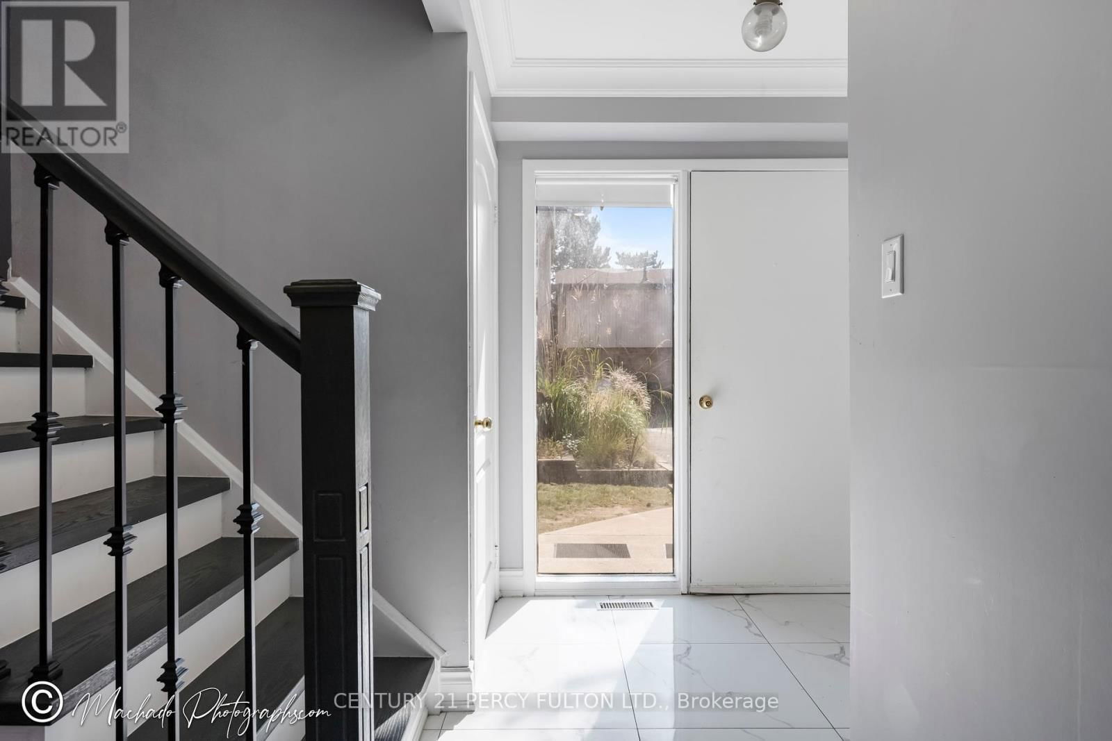 2 - 59 KENNINGHALL BOULEVARD Image 2