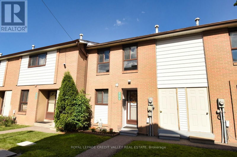  141 - 141 Fleetwood Crescent  Brampton (Southgate), L6T2E6 | Image 1