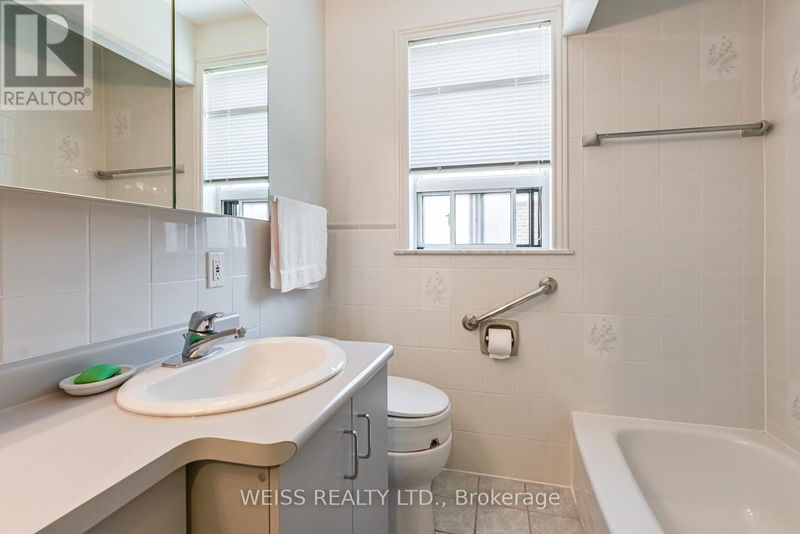 79 Cuffley Crescent South Toronto (Downsview-Roding-CFB), M3K1X6 | Image 19