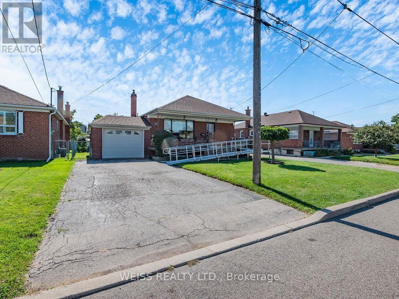 79 Cuffley Crescent South Toronto (Downsview-Roding-CFB), M3K1X6 | Image 3