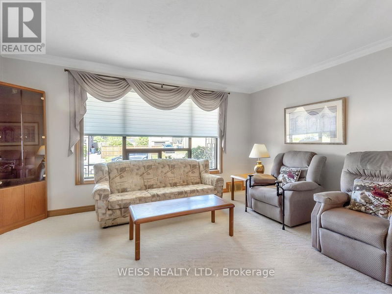 79 Cuffley Crescent South Toronto (Downsview-Roding-CFB), M3K1X6 | Image 6