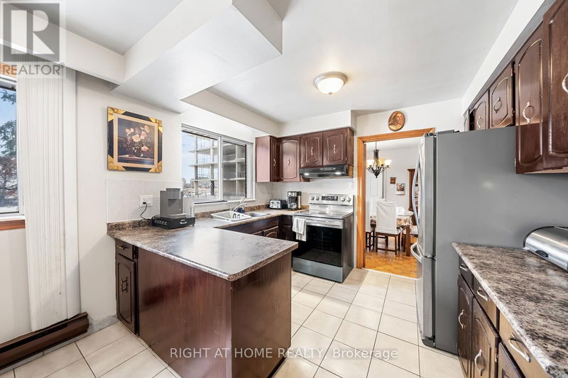 3043 Eighth Line  Oakville, L6H7H5 | Image 10