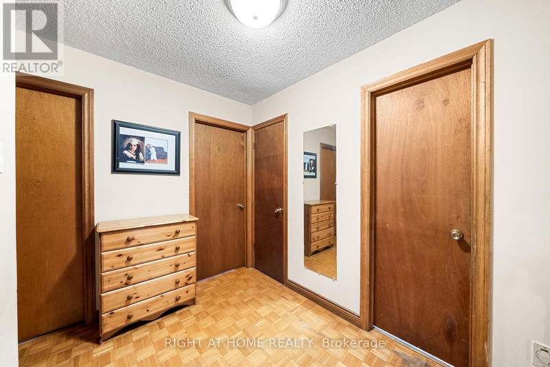 3043 Eighth Line  Oakville, L6H7H5 | Image 14