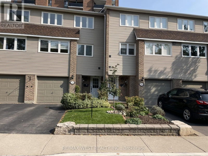  2244 - 2244 Marine Drive  Oakville (Bronte West), L6L1C1 | Image 2