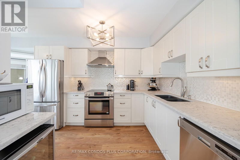  2107 - 1 Palace Pier Court  Toronto (Mimico), M8V3W9 | Image 1