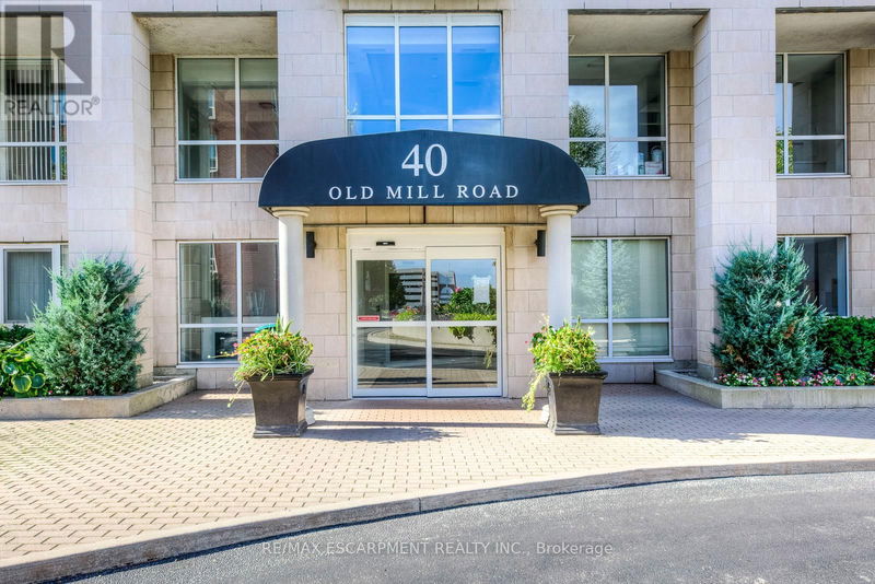  101 - 40 Old Mill Road  Oakville (Old Oakville), L6J7W2 | Image 2