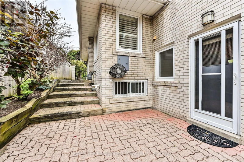 70 Pettit Drive  Toronto (Willowridge-Martingrove-Richview), M9R2X2 | Image 33