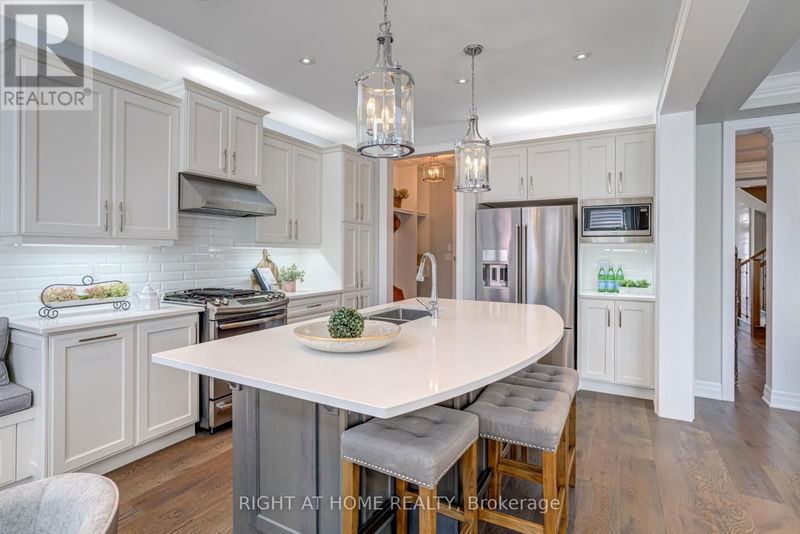 160 Wheat Boom Drive  Oakville, L6H0M8 | Image 13