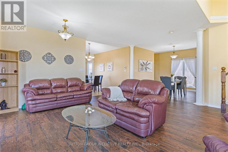 50 Dinnick Crescent  Orangeville, L9W0B7 | Image 2