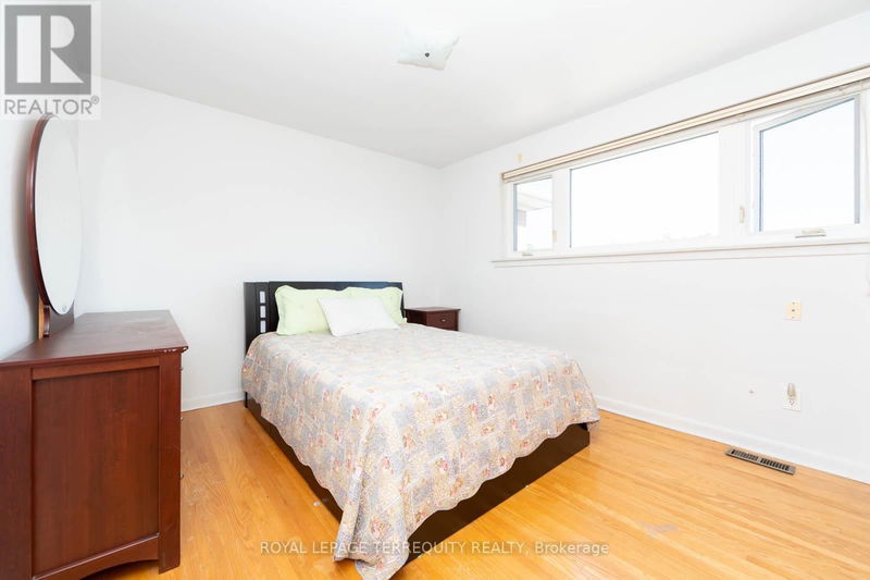 18 Rosette Court  Toronto (Humbermede), M9M1Z7 | Image 17