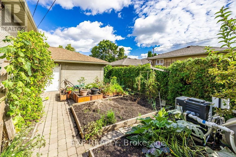 973 Sierra Boulevard  Mississauga (Applewood), L4Y2E3 | Image 25