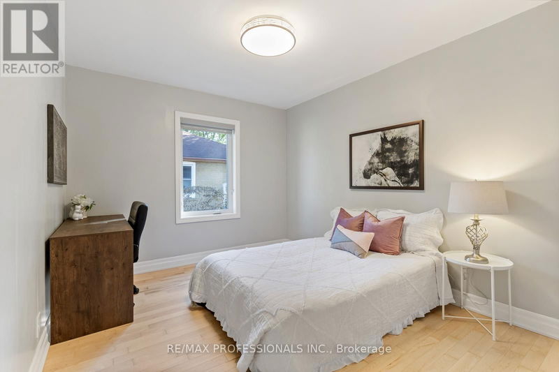 17 Delma Drive  Toronto (Alderwood), M8W4N3 | Image 17