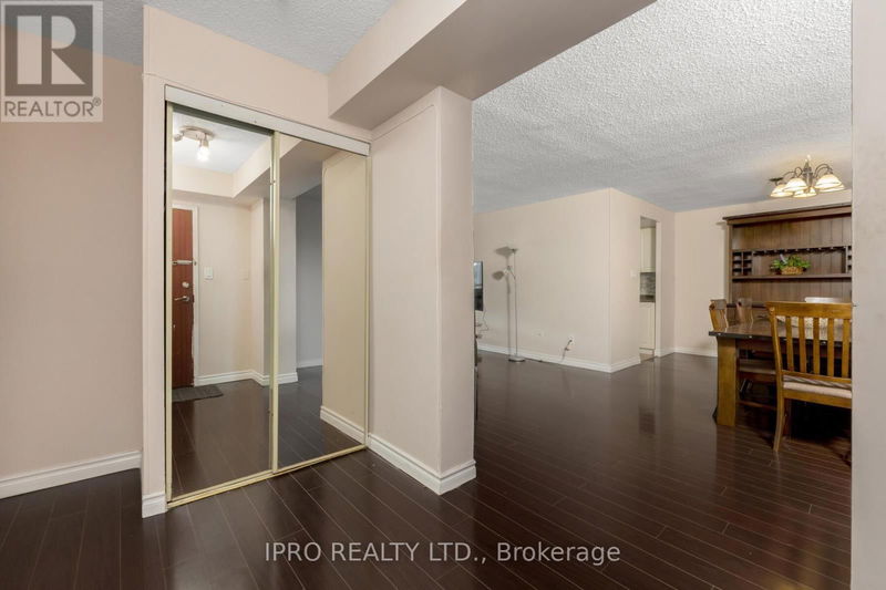  805 - 5 Lisa Street  Brampton (Queen Street Corridor), L6T4T4 | Image 2